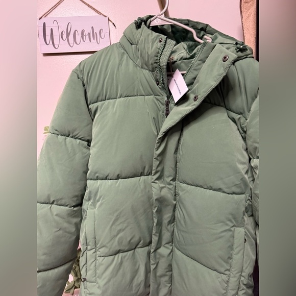 Amazon Essentials Men's Mid-Length Hooded Puffer Coat
L - Picture 4 of 7